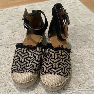 Crown Vintage Black and Tan Espadrille Flats